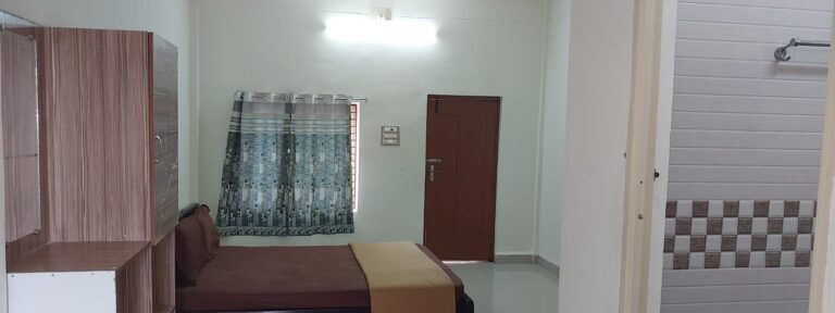 Non-AC room near Boyakonda Gangamma temple, Chowdepalli